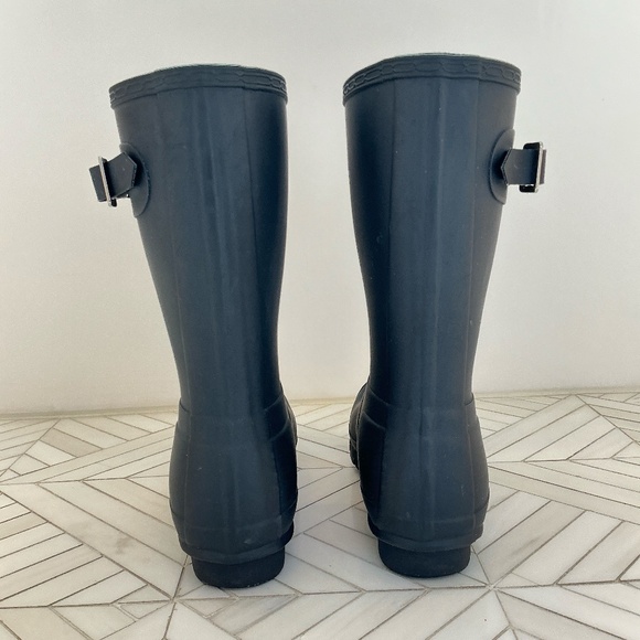 Hunter Navy Rubber Tall Rain Boots, US Size 8 - Picture 3 of 10